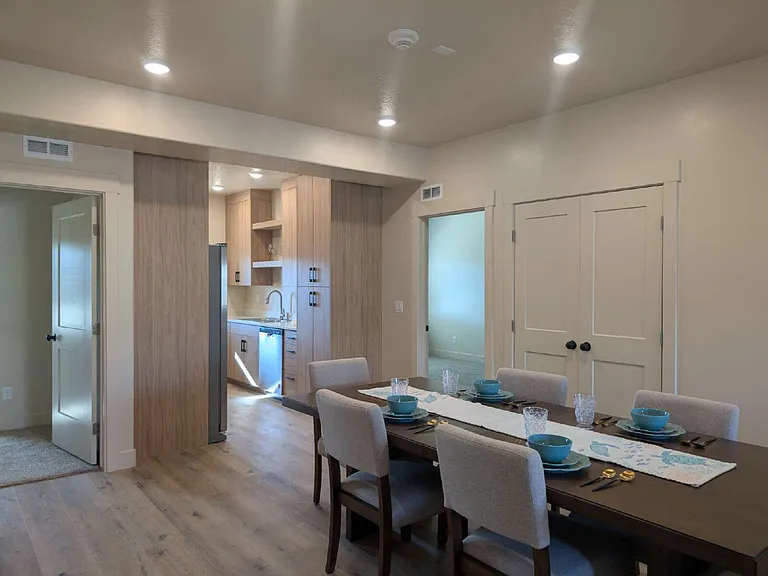 150 E 700 N #7 — Photo 25