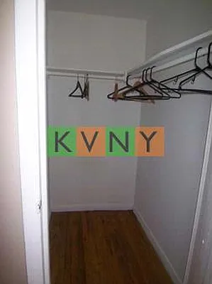 Rented by KVNY Soho | media 6