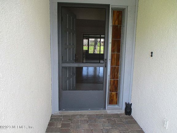 4th image of 2452 Lorraine Ct S