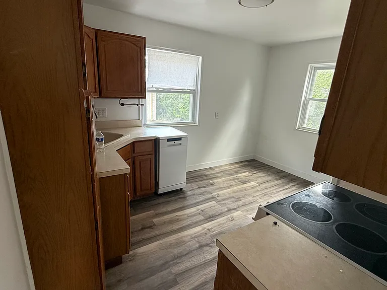 9725 Ruth Ave — Photo 15
