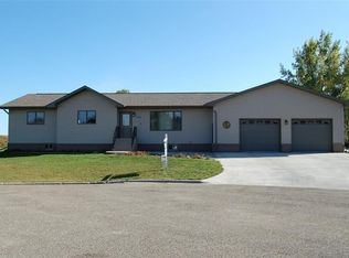 150 Manvel Cir, Grafton, ND 58237