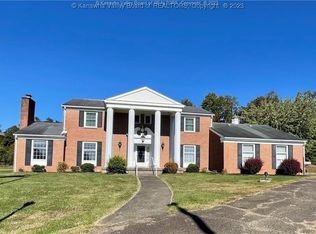 400 Highlawn Dr, Ripley, WV 25271