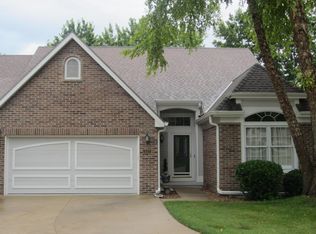 507 Raintree Dr, Saint Joseph, MO 64506