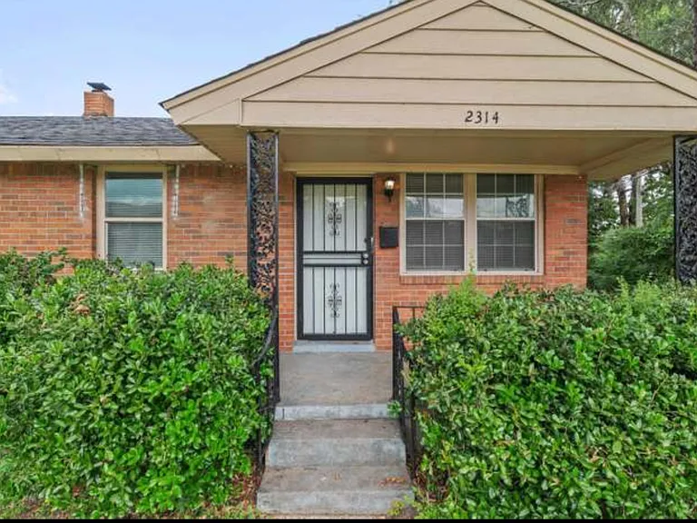 2314 Pendleton St — Photo 2