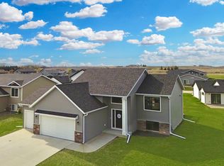 724 9th St, Wanamingo, MN 55983