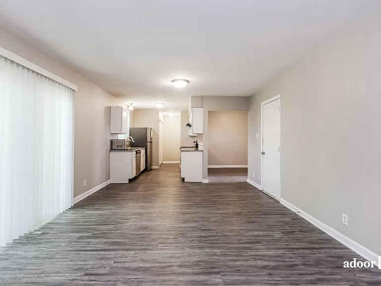 3725 Keefe Ct — Photo 3
