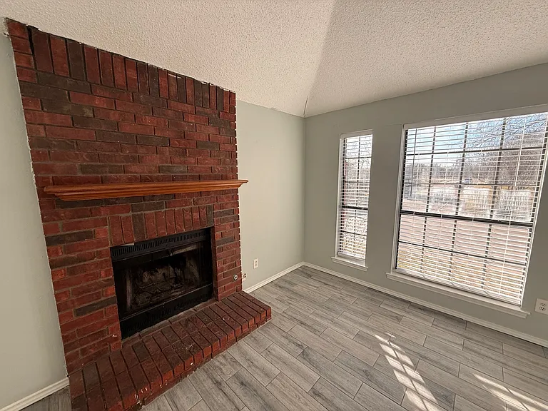 906 Wentwood Dr — Photo 13