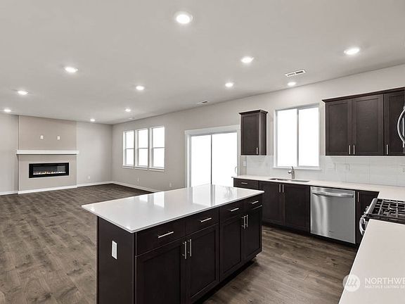 4th image of 18847 111th Avenue E #837