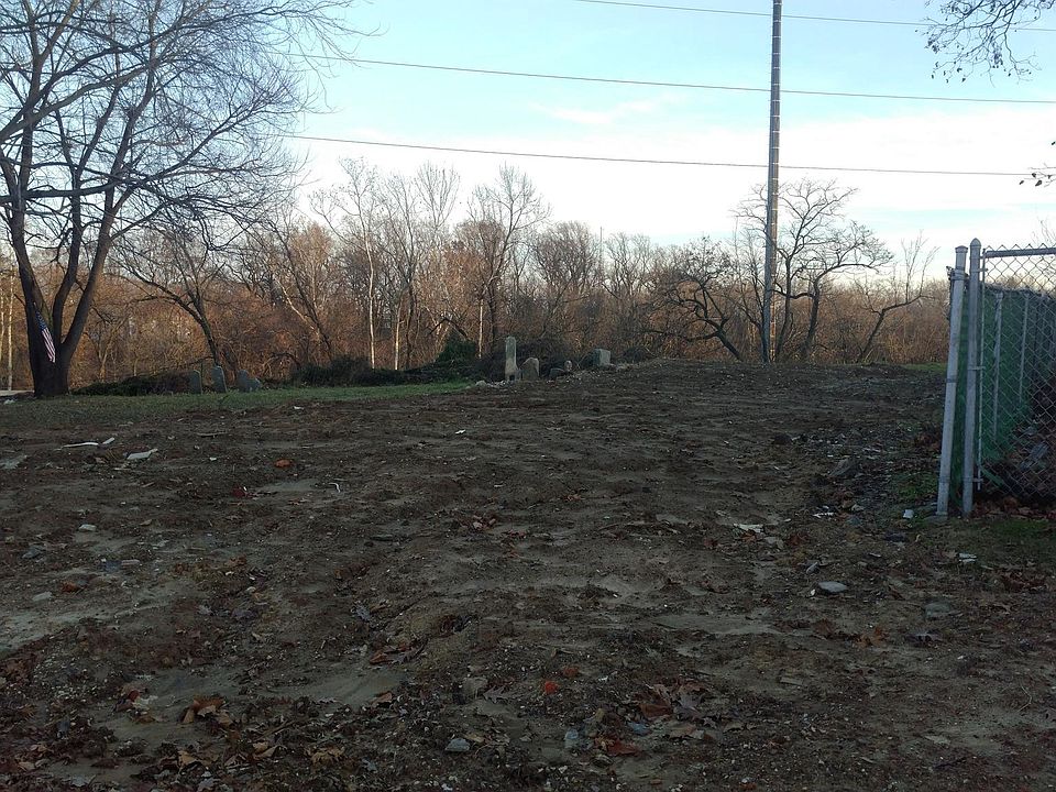2nd image of 8163 Erdrick St