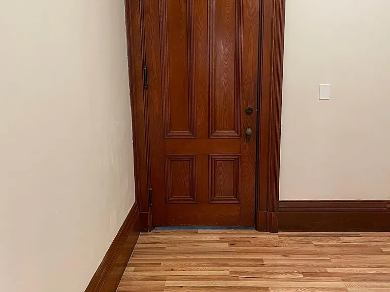 504 Locust St #1 — Photo 4