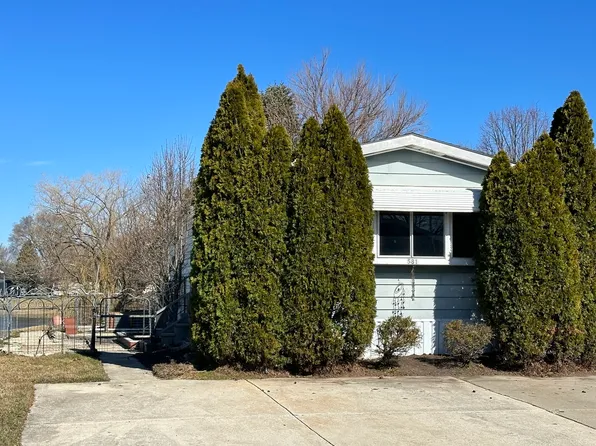 581 Huntsbridge Rd, Matteson, IL 60443