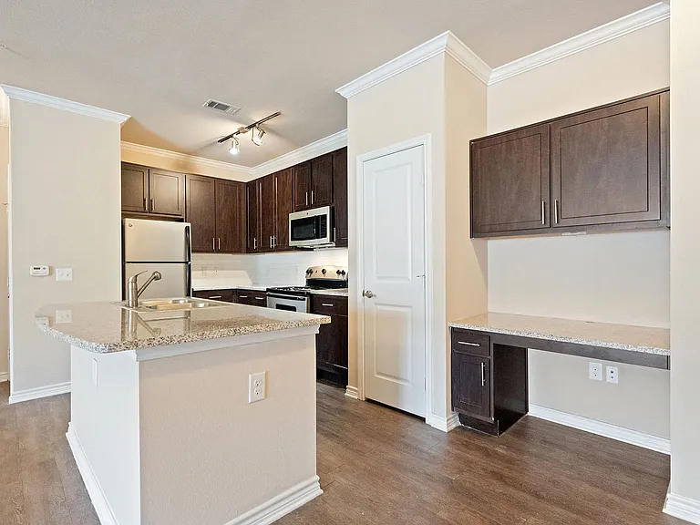 Residence at Midland — Photo 22
