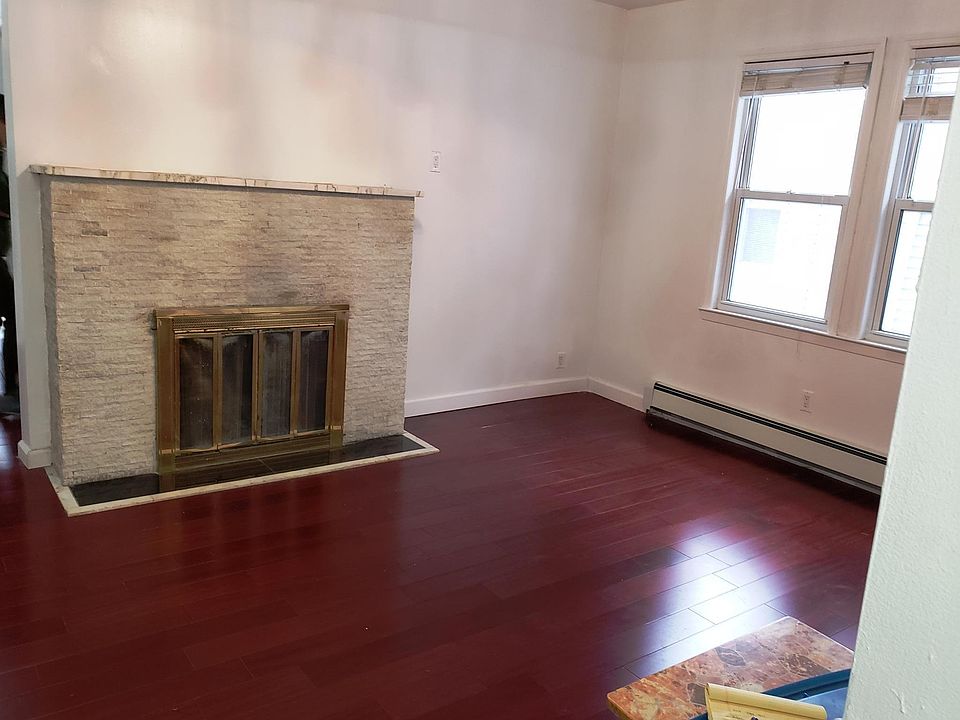 2nd image of 3706 Utopia Pkwy #1ST