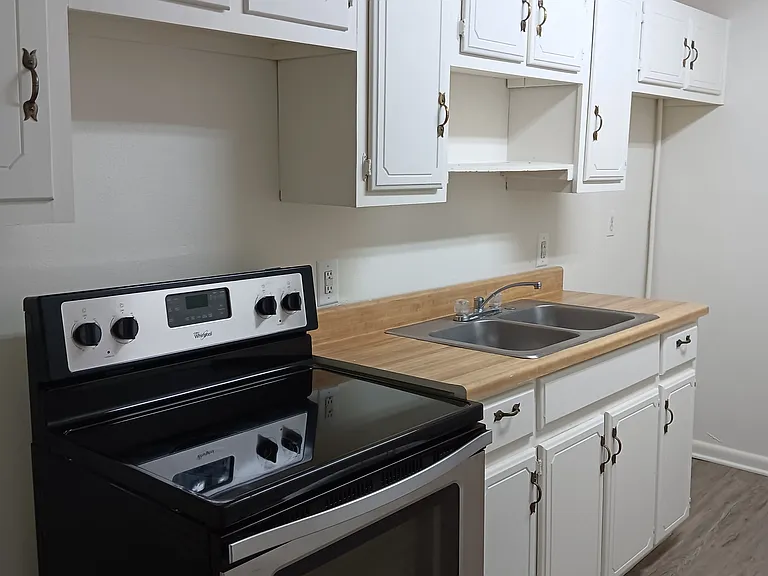 301 E State Ave — Photo 5