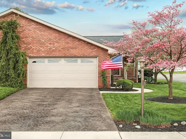 213 Kennedy Ct, Hanover, PA 17331