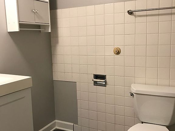 4th image of 9733-35 S Cicero Ave #9733-3NW
