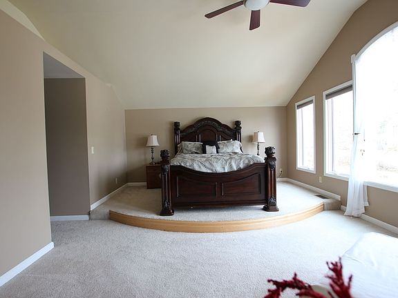 3rd image of 6024 Waterfront Dr