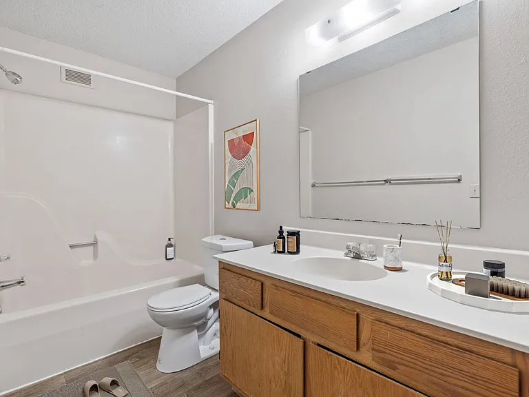 One Bedroom A - 1 Bed / 1 Bath - 725 Sq.Ft.