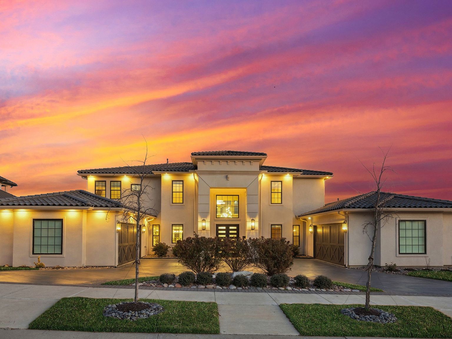 1121 Excalibur Blvd