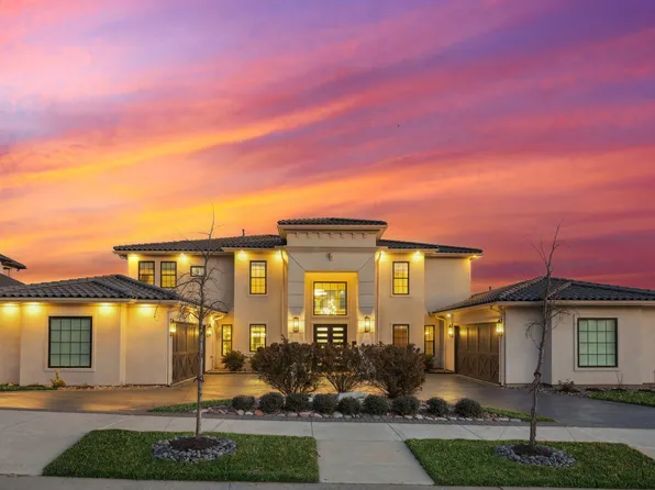 1121 Excalibur Blvd, Lewisville, TX 75056