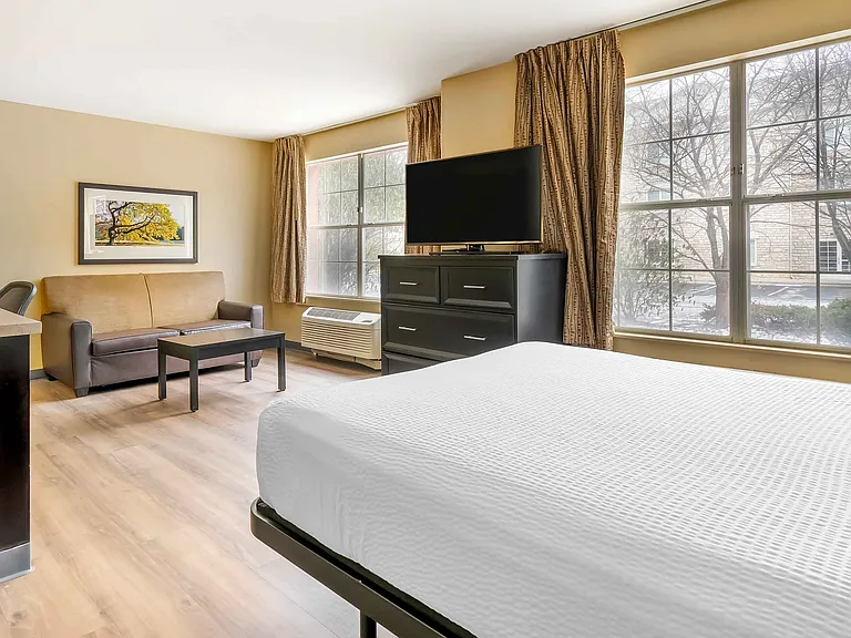 Superior Suite - 1 Full Bed