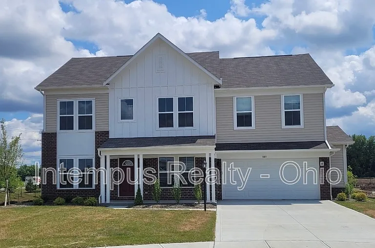 1003 Beehive Grv — Photo 2