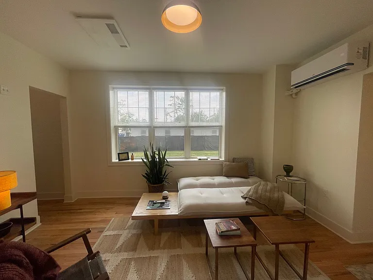 Sterling Apartments — Photo 18