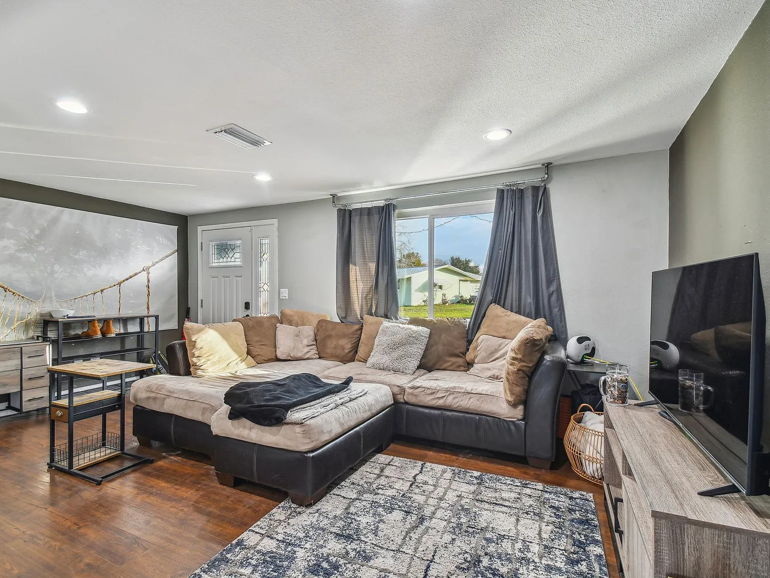 2 bed, 1134 sqft, $1,800 — Photo 4