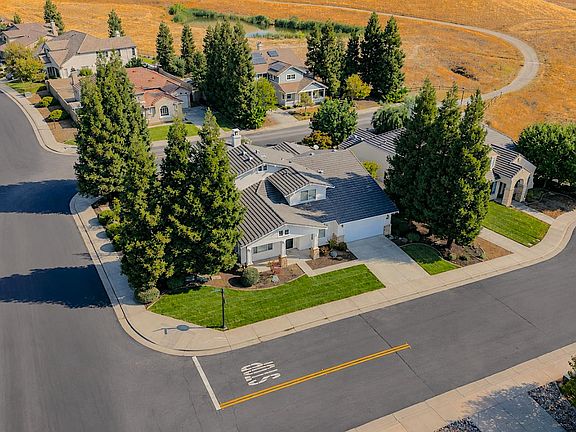 2nd image of 20939 Valley View Pl