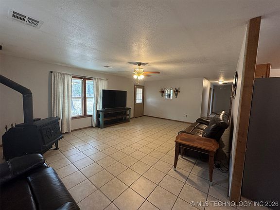 5th image of 111 Hickory Pl