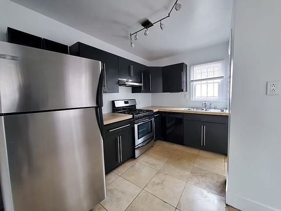 4th image of 805 N Coronado St #1/4