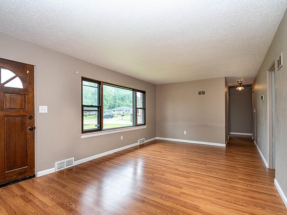 5th image of 203 N Hawthorne Ave