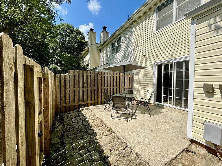 4225 Baylor St — Photo 17