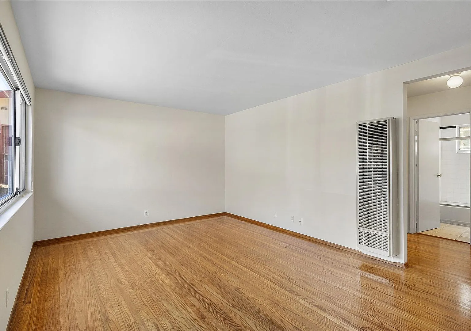 2911 Deakin St #3 - 2 bedroom | 1 bath — Photo 3