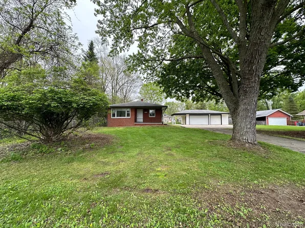 21920 Seminole St, Southfield, MI 48033