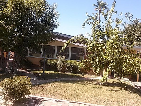 3rd image of 3218 W Port Royale Ln