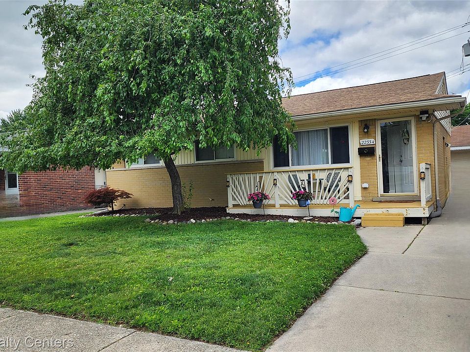 1st image of 22334 Mary St