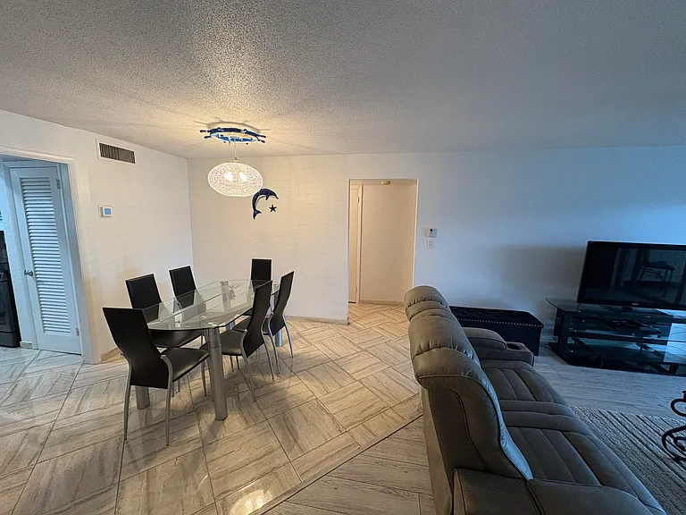 117 Lehane Ter #210 — Photo 28