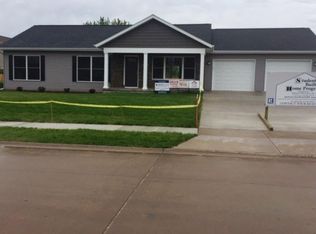 1315 Eagles Crest Ave, Davenport, IA 52804