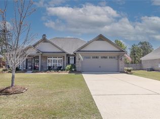 574 Sun Wood Dr, Smiths Station, AL 36877