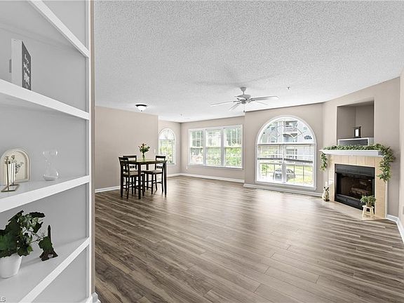 2nd image of 221 Timberline Ridge Ct