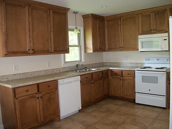 3rd image of 1511 Edgewood Dr