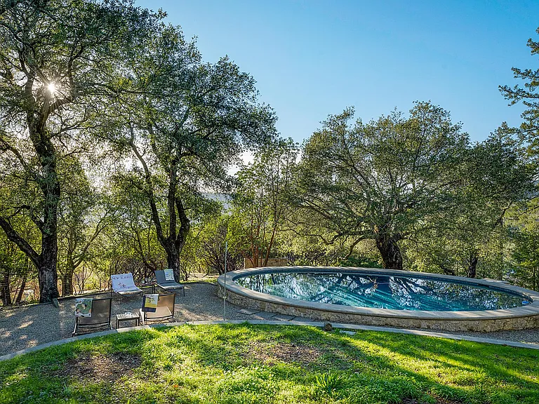 Pool (Not Heated)