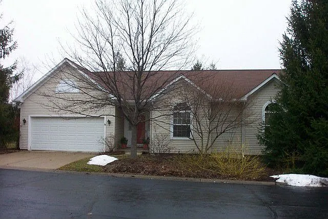 1420 Kelly Green Dr photo 1