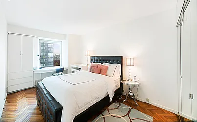 Rented by R New York