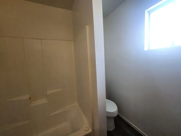 5901 Ming Ave #4 — Photo 23