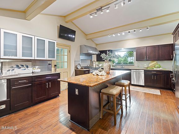 4th image of 106 Teche Dr