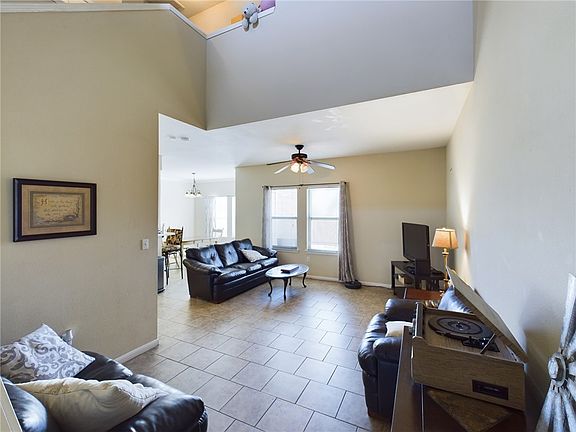 4th image of 1207 Canyon Creek Cir