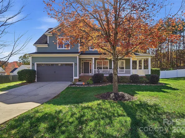 613 Adams Ridge Dr, Fort Mill, SC 29715
