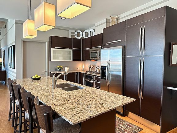 5th image of 700 12th Ave S Unit 905